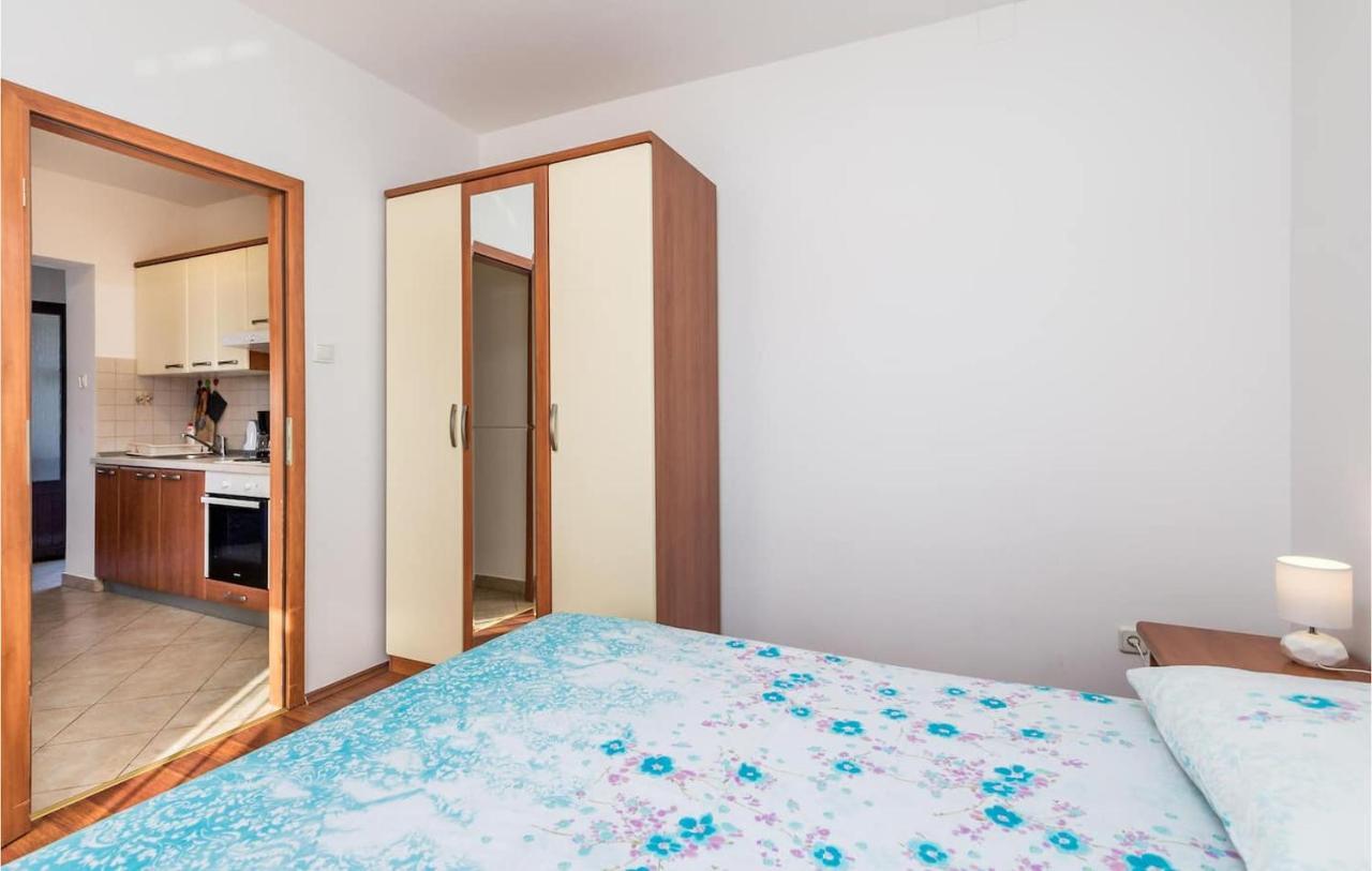 Sweet Apartment *